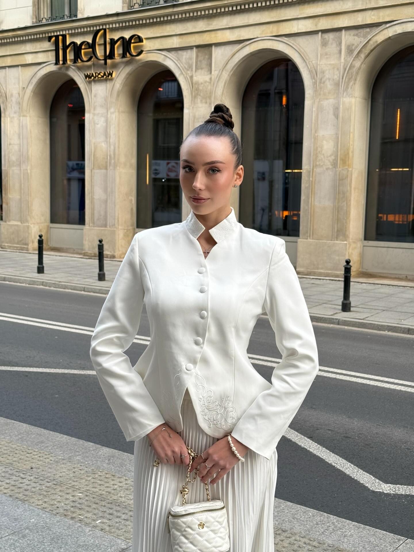 Sunfere — white jacket-dress with pleated skirt, frame 2