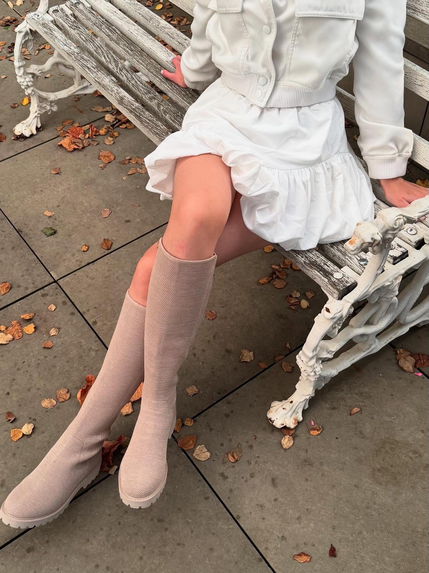 VIVAIA — knit knee boots at Wilanów Palace gardens, frame 3