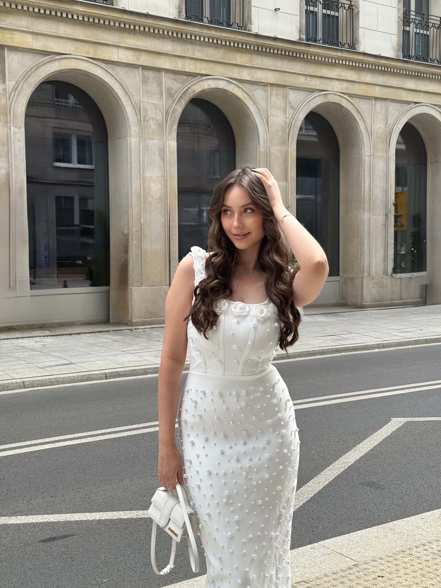 Bella Barnett — pearl-flower dress, frame 4